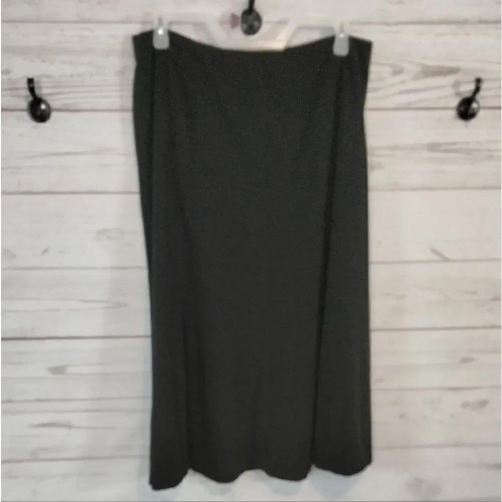 East 5th woman's skirt